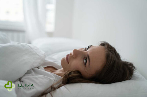 галлюцинации у девушки